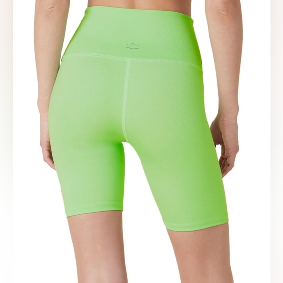 Beyond Yoga Neon Heather Green High Waisted Biker Shorts - Picture 3 of 11